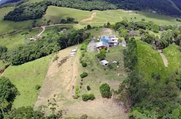 Sítio Encantador em São Pedro De Alcântara