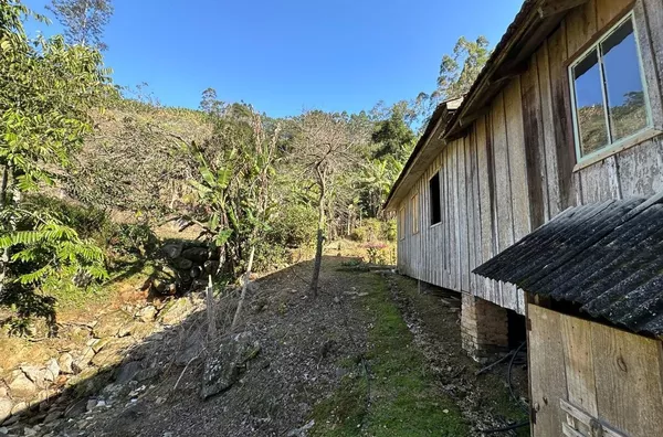 Sítio à Venda, Bairro Vila 12 em Antônio Carlos/SC