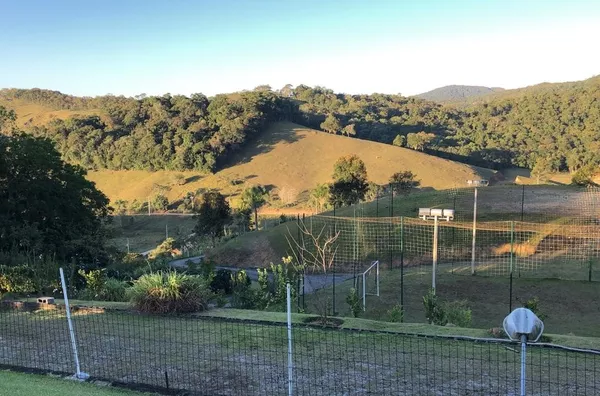 Sítio Encantador em São Pedro De Alcântara