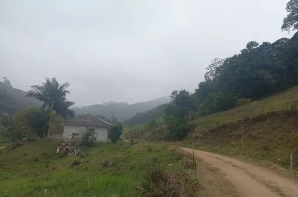 Casa para aluguel, 2 quarto(s),  Santa Bárbara, Antônio Carlos