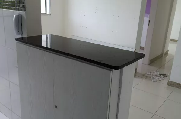 Excelente apartamento 2 quartos TODO em porcelanato, cozinha planejada no melhor ponto de Guaratiba. - Foto 4