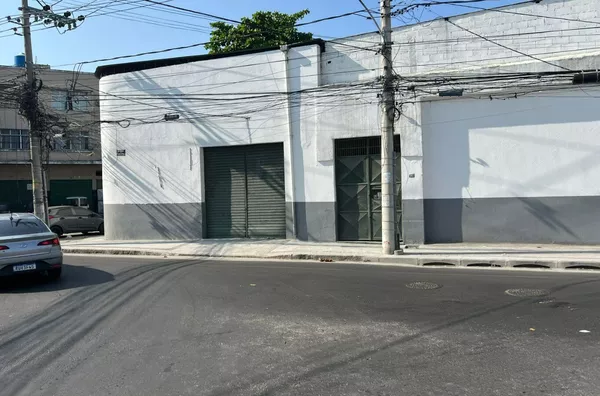 Excelente galpão comercial com 150 m2  e mezanino em rua privilegiada em Ramos