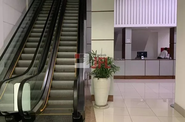 Excelente sala comercial TODA MOBILIADA, com split e internet no melhor comercial do Pechincha