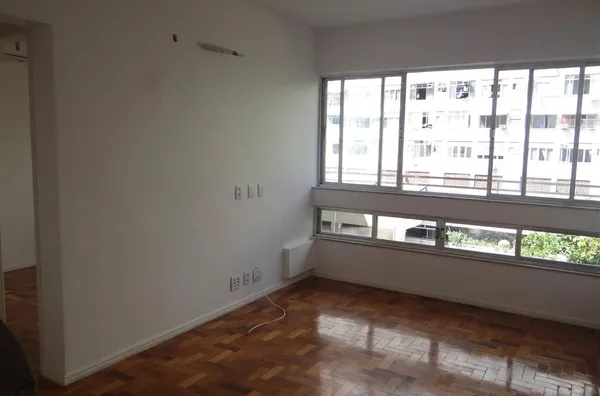 Apartamento 2 quartos com suíte, vaga, lazer e portaria. Aceitamos depósito!