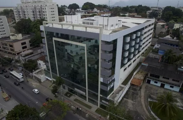 Excelente sala comercial TODA MOBILIADA, com split e internet no melhor comercial do Pechincha