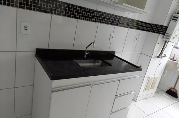 Excelente apartamento 2 quartos TODO em porcelanato, cozinha planejada no melhor ponto de Guaratiba. - Foto 6