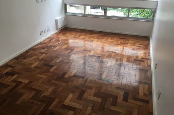 Apartamento 2 quartos com suíte, vaga, lazer e portaria. Aceitamos depósito!