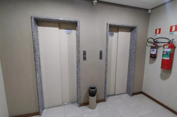 Sala comercial em andar para venda,  Santana, Porto Alegre