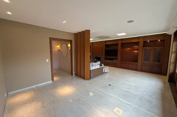 Casa Térrea de Alto Padrão | 3 Suítes | Jardim Social