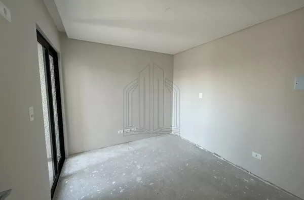 Sobrado com 3 quartos sendo 1suíte e terraço - Boqueirão