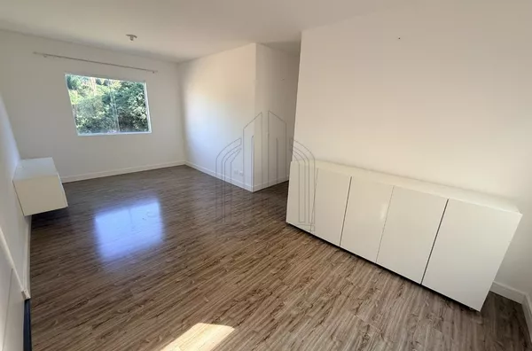 Apartamento Semi Mobiliado no Xaxim | 3 Quartos, Suíte e Energia Solar