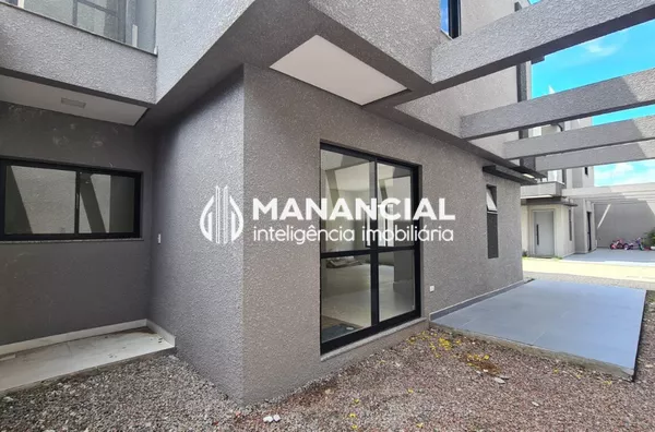 Sobrado com 3 suítes não geminados 176m²