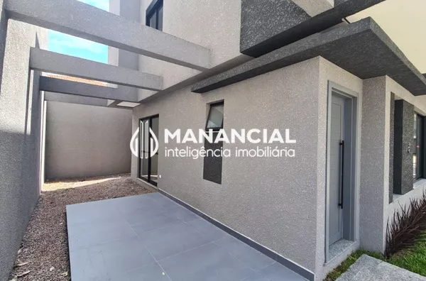 Sobrado com 3 suítes não geminados 176m²