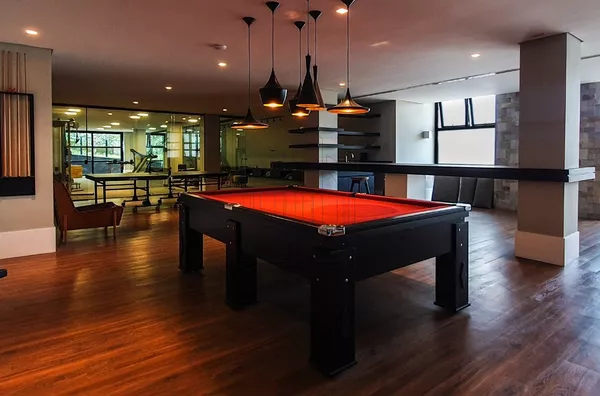 Salão de jogos no subsolo