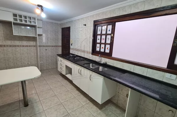 Casa Espaçosa à Venda no Pilarzinho – 228m², Curitiba