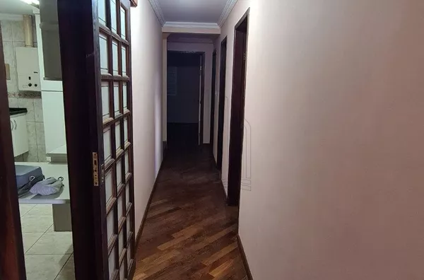 Casa Espaçosa à Venda no Pilarzinho – 228m², Curitiba