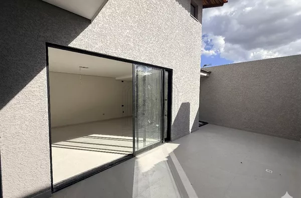 Sobrado para venda,  4 suítes no Jardim Das Américas, Curitiba