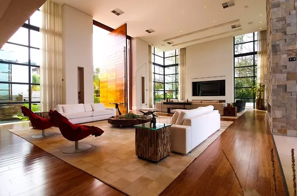 Mansão em condomínio - Frente ao lago Passaúna