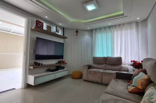 Lindo sobrado Rua Esper Jorge Chueri, 1273 Cajuru com 165m²