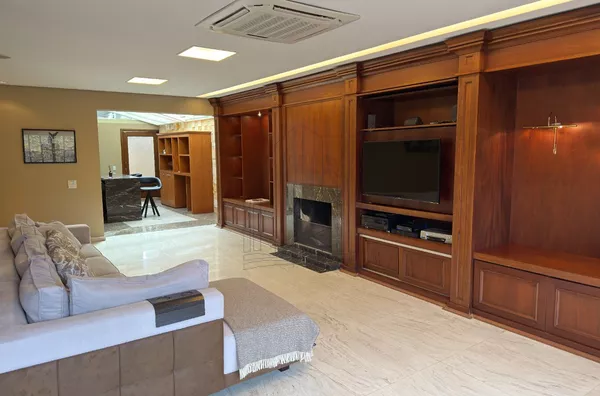 Casa Térrea de Alto Padrão | 3 Suítes | Jardim Social