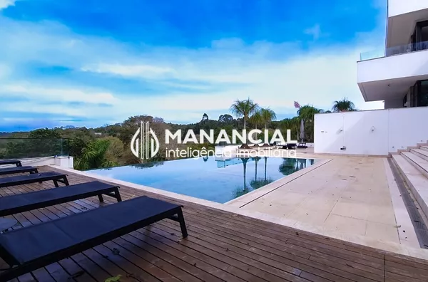 Piscina com borda infinita