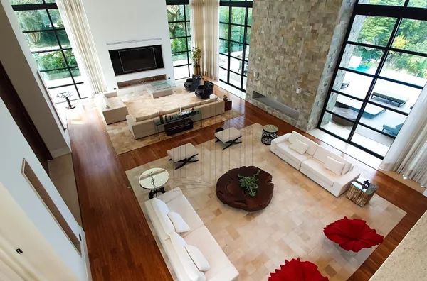 Mansão em condomínio - Frente ao lago Passaúna