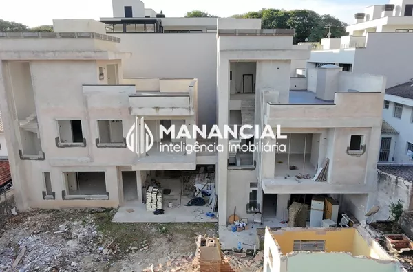 Sobrado de excelente padrão no bairro Cristo Rei - Sob 01 - Curitiba-PR