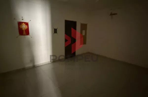 SALA COMERCIAL COM RESIDÊNCIA - AVENIDA TANCREDO DE ALMEIDA NEVES, 272-N, CENTRO