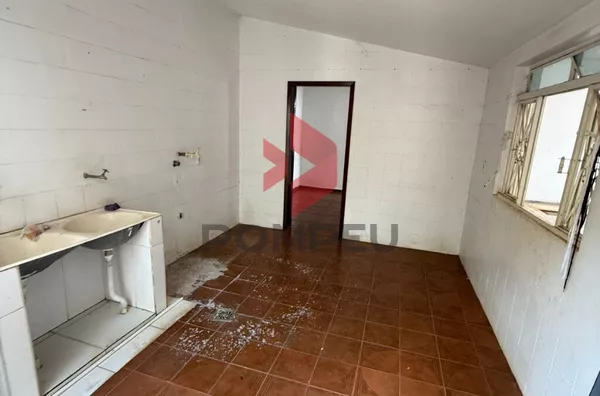 SALA COMERCIAL COM RESIDÊNCIA - AVENIDA TANCREDO DE ALMEIDA NEVES, 272-N, CENTRO
