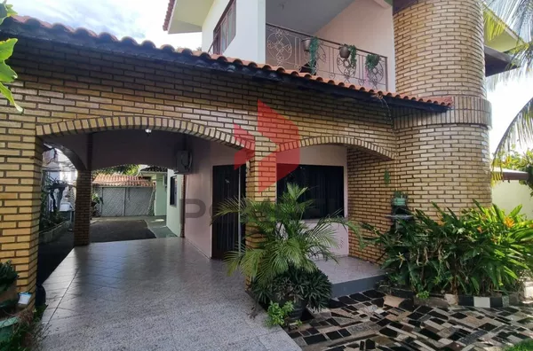 CASA À VENDA  C/ 4 QUARTOS (2 SUÍTES) 