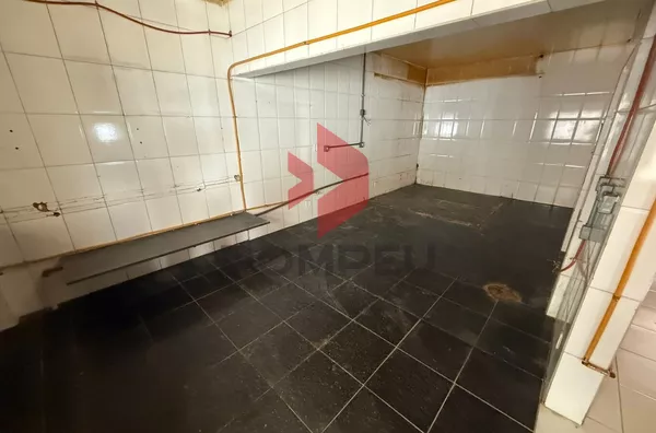 SALA COMERCIAL COM RESIDÊNCIA - AVENIDA TANCREDO DE ALMEIDA NEVES, 272-N, CENTRO
