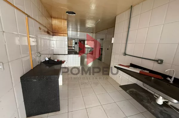 SALA COMERCIAL COM RESIDÊNCIA - AVENIDA TANCREDO DE ALMEIDA NEVES, 272-N, CENTRO