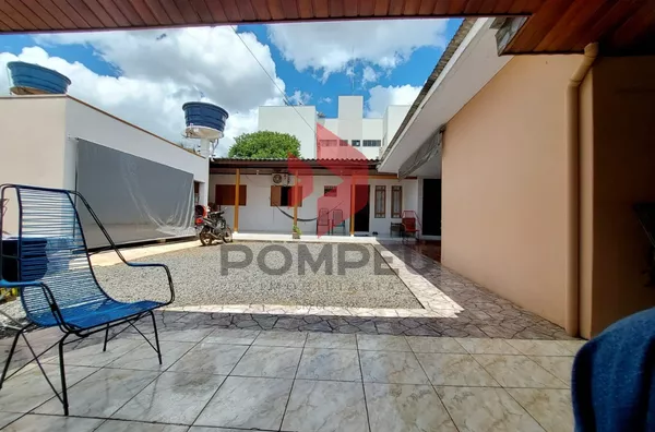 CASAS À VENDA CENTRO