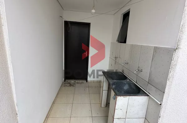 R. TREZE DE MAIO, 90-S, VILA PORTUGUESA