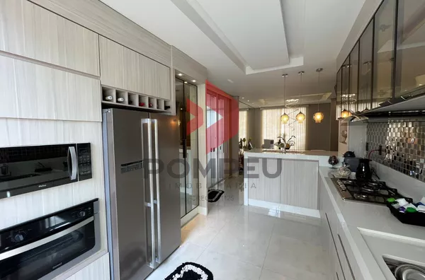 CASA  ALTO PADRÃO C/ 3 QUARTOS (1 STE) CENTRO