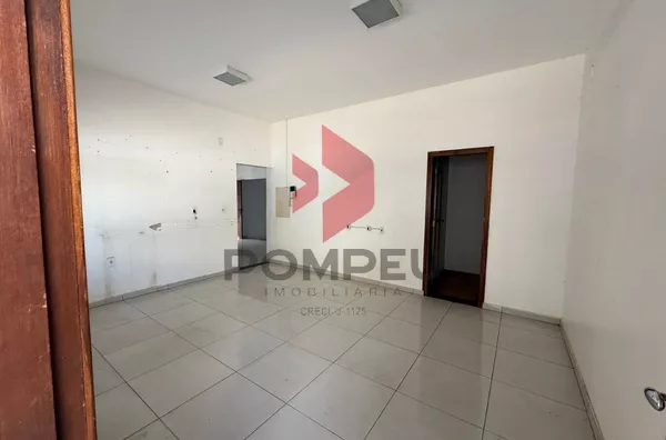 SALA COMERCIAL COM RESIDÊNCIA - AVENIDA TANCREDO DE ALMEIDA NEVES, 272-N, CENTRO