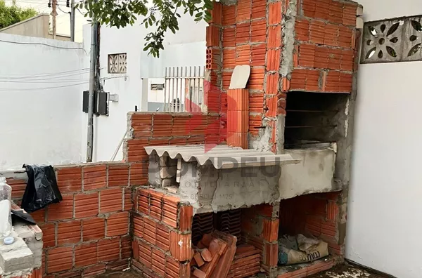 CASA À VENDA - VILA HORIZONTE 