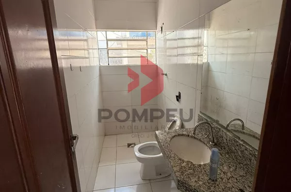 SALA COMERCIAL COM RESIDÊNCIA - AVENIDA TANCREDO DE ALMEIDA NEVES, 272-N, CENTRO