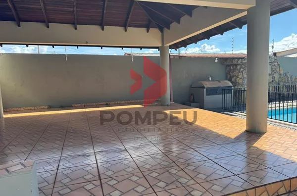 CASA DE FESTAS À VENDA