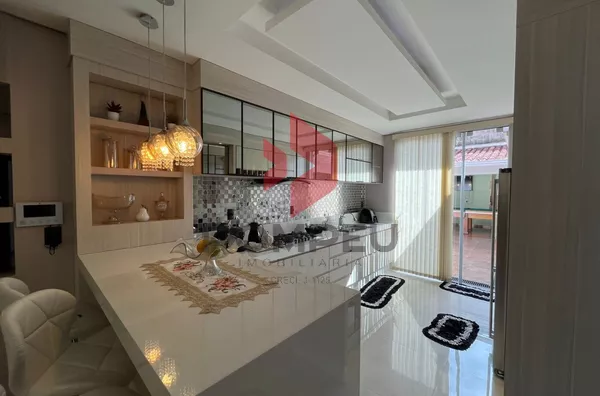 CASA  ALTO PADRÃO C/ 3 QUARTOS (1 STE) CENTRO