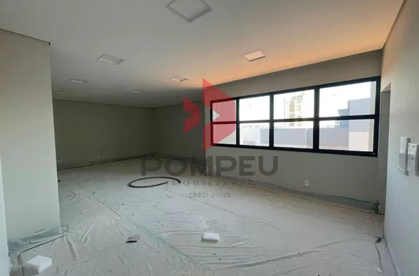 AV TANCREDO NEVES ESQ COM A RUA JOSE FLORENCIO GODRIN
