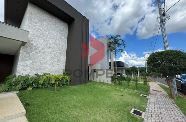 CASA Á VENDA CONDOMÍNIO MANACÁ