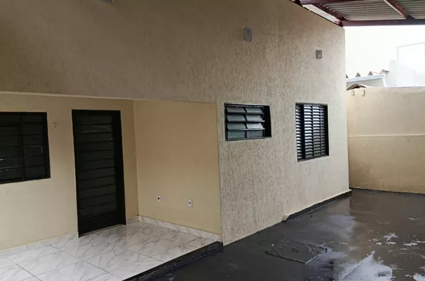 Casa Particular de Alvenaria para aluguel Quadra 46 Primavera