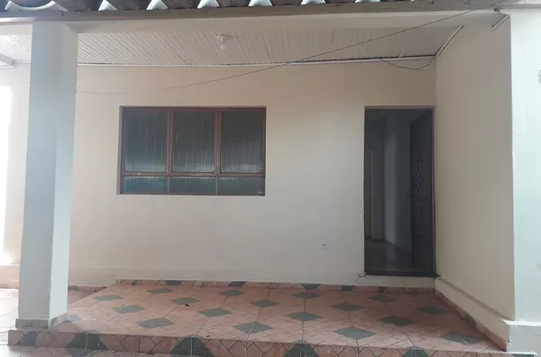 Casa Particular de Alvenaria para aluguel Quadra 18 Primavera