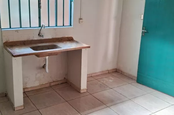 Casa Edicula para aluguel Quadra 10 Primavera