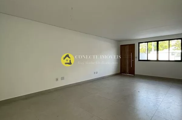 Casa à venda com 3 quartos, suíte, 114m²  por R$ 720.000
