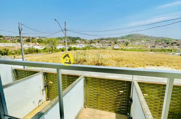 Casa geminada com quintal ,  3 quartos, 2 vagas  Guarujá Mansões, Betim