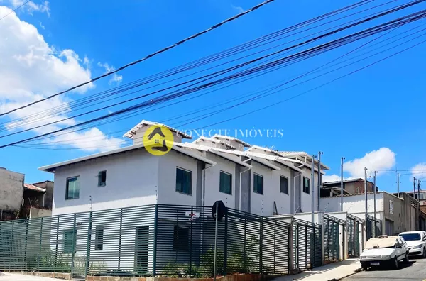 Casa para venda com quintal, 2 quarto(s), Piratininga, Belo Horizonte