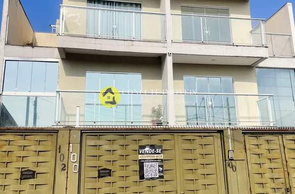 Casa geminada com quintal ,  3 quartos, 2 vagas  Guarujá Mansões, Betim