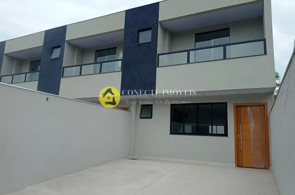 Casa à venda com 3 quartos, suíte, 114m²  por R$ 720.000